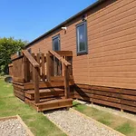 Honeysuckle Lodge