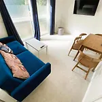 Modern Peaceful Flat In Town