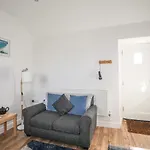 Tyn Towyn - Bwthyn Carreg