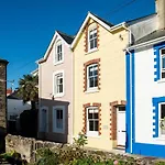 Painter'S Cottage