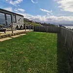 Allibella Shepherds Hut, Amazing Seaview, Private Garden, Pet Friendly