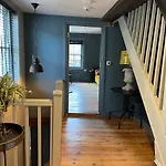Fabulous Apartment Seconds From Beach By Whitstable-Holidays, Pudding Pan