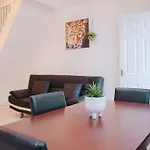 Hearty 2-Br House Close To City Centre
