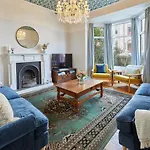 Host & Stay - Hidden Gem
