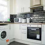 New Fantastic 4Br House Near Lfc