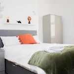 New Fantastic 4Br House Near Lfc