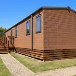 Honeysuckle Lodge