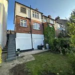 Stylish Unique 3 Bedroom House Hastings