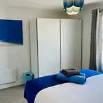 Oceano - Carbis Bay, St Ives, 1 Bed Apartment With Free Parking Near To The Beach