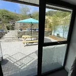 Gulland 4 Bed Sleeps 8 With Hot Tub