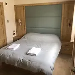 Large And Comfortable, Stylish Caravan.