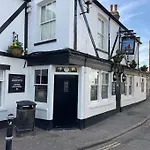 New Modernised Flat In The Heart Of Leigh On Sea