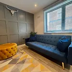 Stylish Studio Flat, Bournemouth Town Centre