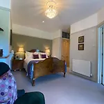 Downton Lodge Country Bed And Breakfast And; Self Catering