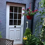 Mountroyal Victorian Studio Self Catering Apartment 3