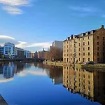 Vibrant Apartment At The Shore In Leith