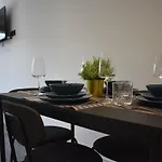 Massive Autumn Sale On Long Term Bookings At Central Brighton Apartment
