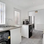 Stunning 4-Bedroom, 2 Bathrooms In Sunderland