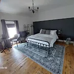 Londonderrys Bar And Accommodation