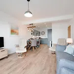 2A Riverview - Top Flat