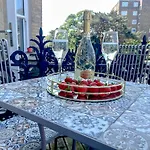Town Centre Studio Apartment