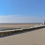 Coastal Retreat - Uk37827