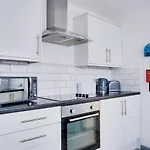 Cosy 3 Bedroom House Near Anfield Stadium