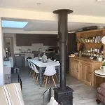 Bramleys - Pretty Terraced House In Yarmouth