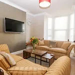 Llandudno 3 Bedroom Holiday Apartment In Town Centre