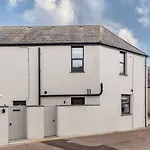 New Romantic, Dog Friendly Hideaway, Snowdon Views