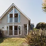 Luxurious 3 Bedroom New England Style Villa - Trewhiddle Villa 31