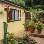 Turnpike Lodge