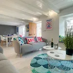 Luxury Holiday Cottage By The Harbour In St Mawes