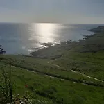 2 Challacombe - Luxury Apartment At Byron Woolacombe, Only 4 Minute Walk To Woolacombe Beach!