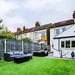 Pass The Keys Beautiful House In Southchurch