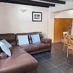 Hollies Cottage