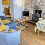 10 The Warren, Amazing Seaviews From Every Floor!