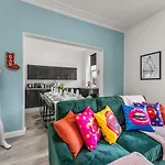 Stunning Liverpool House - Games Room - Sleeps 20