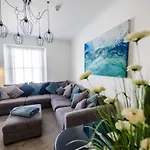 Flat 3 Flint House Tenby - Luxury Couples Apartment