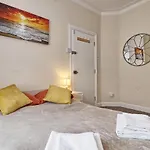 Lovely 1-Bedroom Condo Near The Sea Front