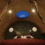 Caban Delor. Off-Grid Glamping Experience. Walking Distance Into Caernarfon. 20-Min Drive To Snowdonia Or Anglesey.