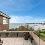 Skippingstone Beach Loft With Amazing Sea Views