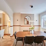 Host & Stay - Blue Sky Cottage