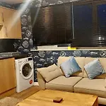 Lovely Centralised 1Bed Apt Near Town Centre & Beach - Free Wi-Fi & Parking