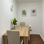 Entire Apartment In Edinburgh City Center