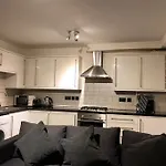 Modern 1 Bedroom Apartment Close To Penzance Town Centre.