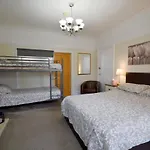 Spacious Modern Ground Floor Apartment, For Up To 6 Guests