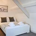 Modern Attic Studio Apartment With Harbour Views