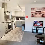 Liverpool City Apartment