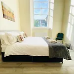Large Flat In Edinburgh F2